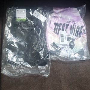 Black jeggings with long sleeve shirt